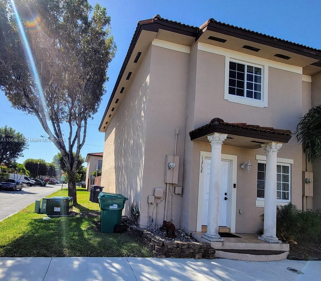 13758 SW 170th Ln, Miami FL 33177 2 Blandon Realty - Real Estate Agency