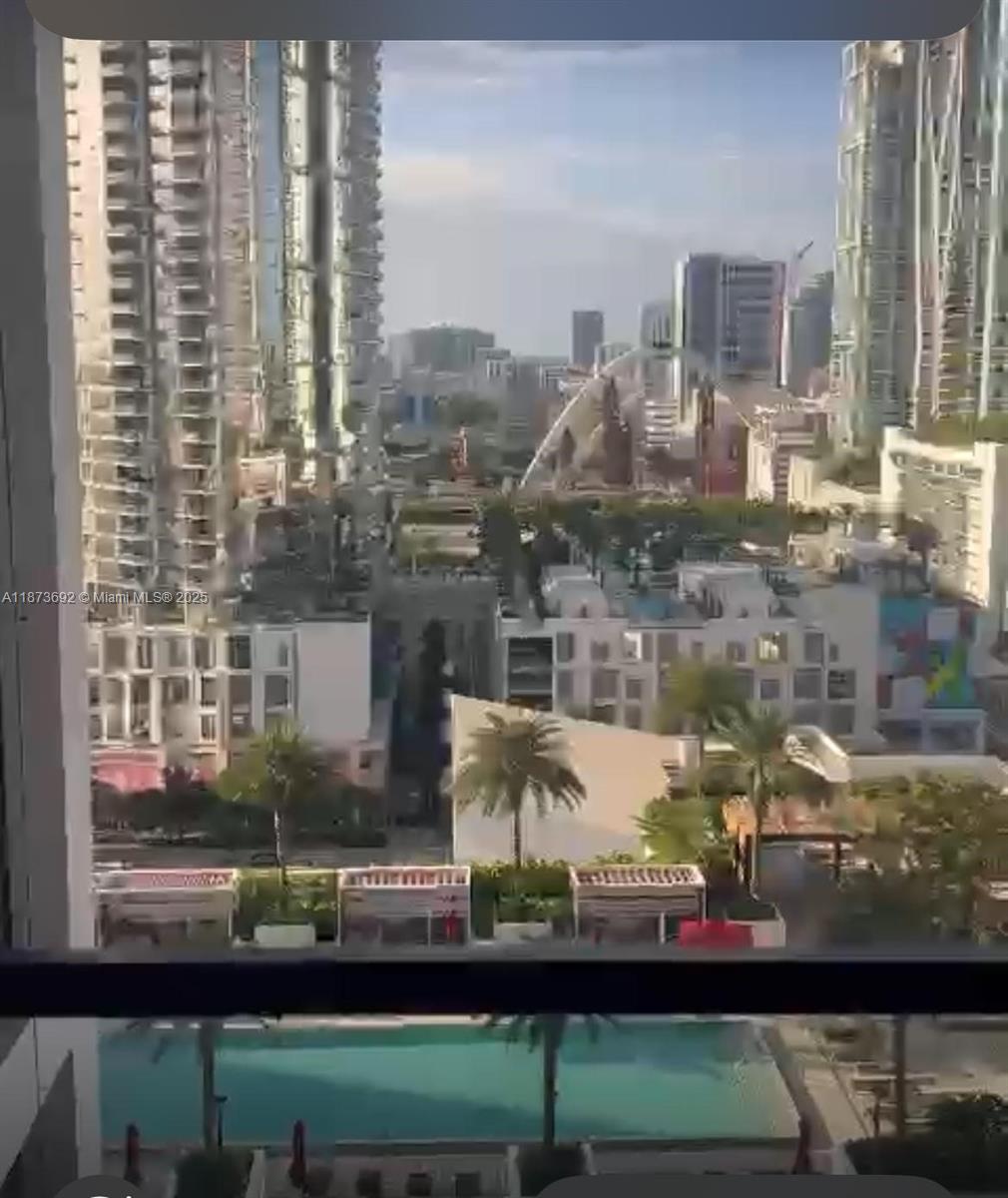 601 NE 1st Ave # 1720, Miami FL 33132 5 Blandon Realty - Real Estate Agency