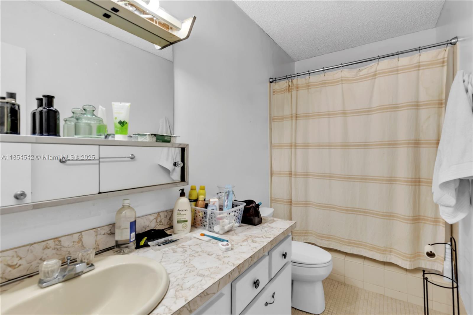 4320 Washington St # 417, Hollywood FL 33021 10 Blandon Realty - Real Estate Agency