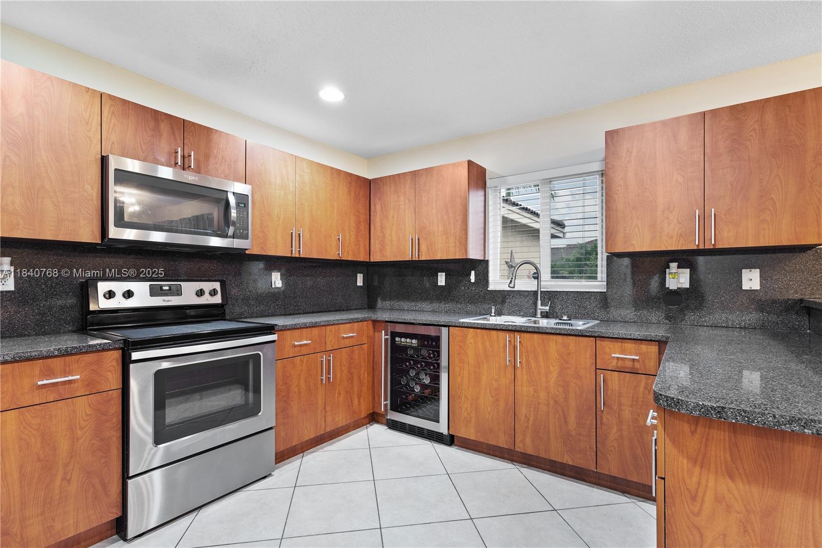 4461 SW 162nd Ct, Miami FL 33185 10 Blandon Realty - Real Estate Agency