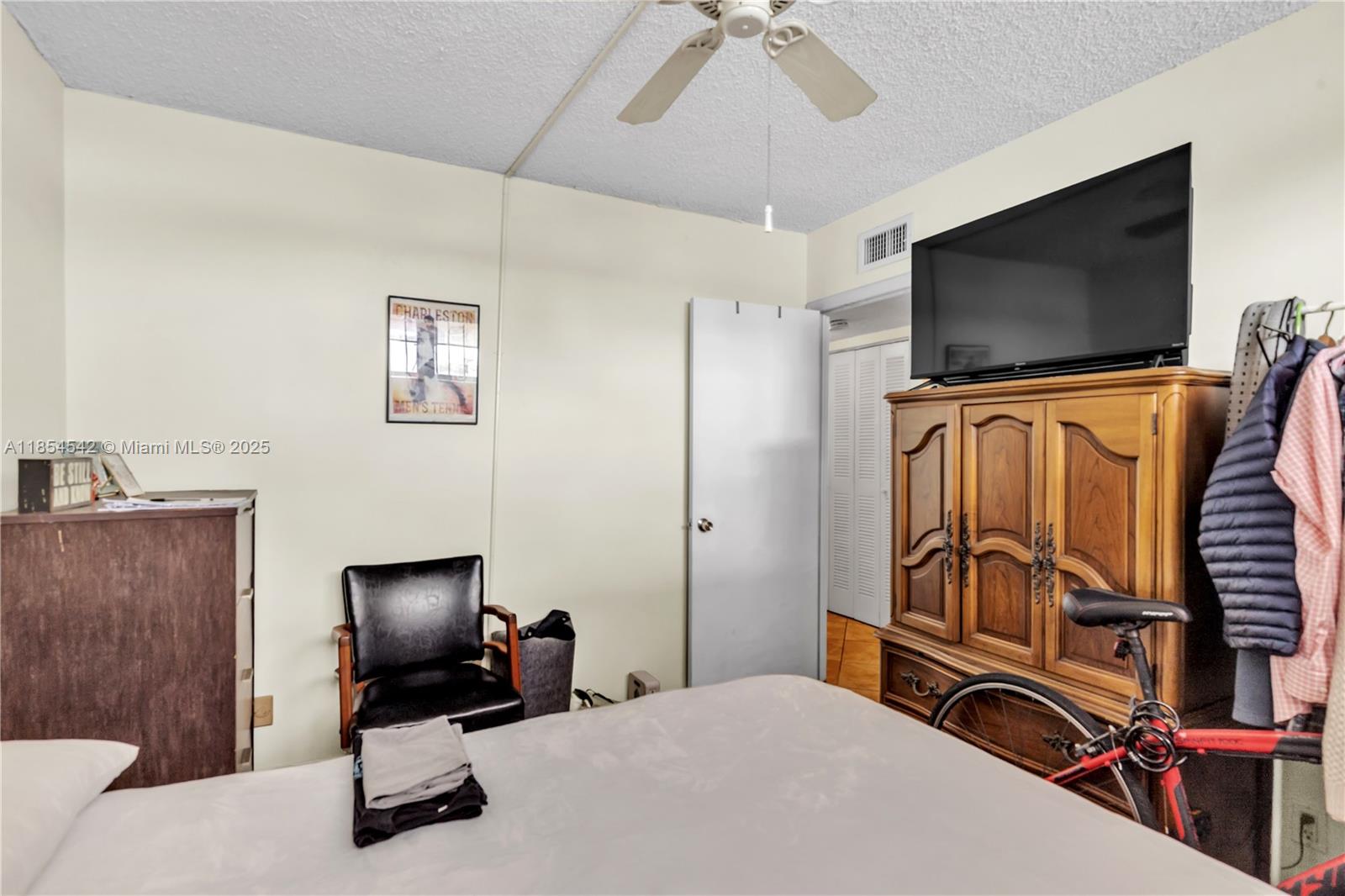 4320 Washington St # 417, Hollywood FL 33021 4 Blandon Realty - Real Estate Agency
