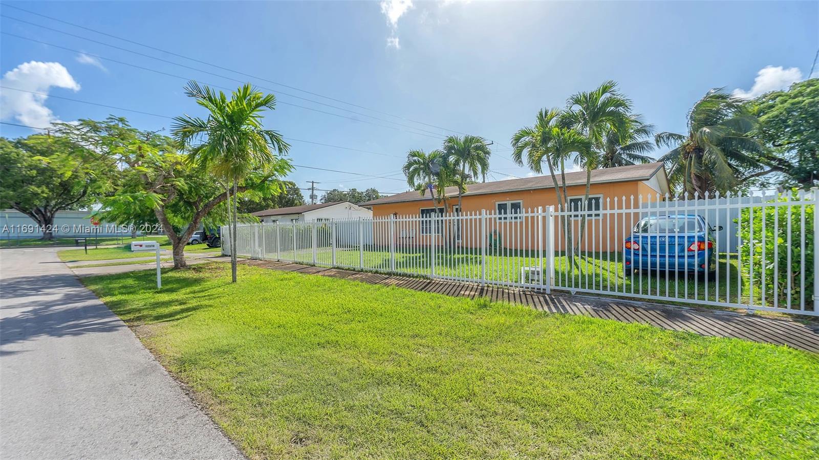 12310 SW 190th St, Miami FL 33177 4 Blandon Realty - Real Estate Agency